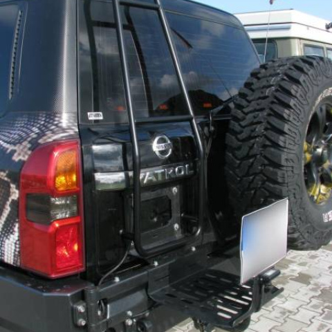 Drabinka bagażnika Nissan Patrol Y61 GU4